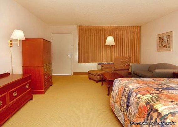 Days Inn & Suites By Wyndham Logan Kamer foto